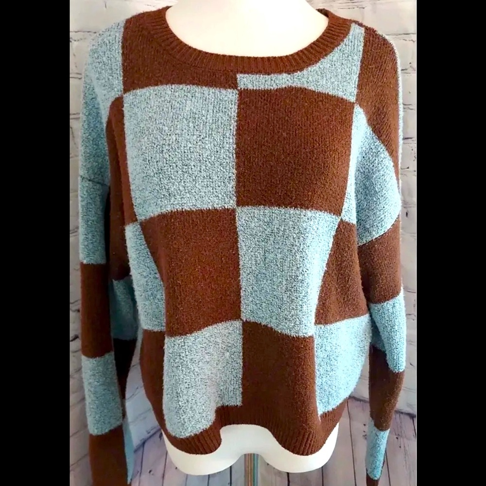 No boundaries, brown and blue checkered sweater